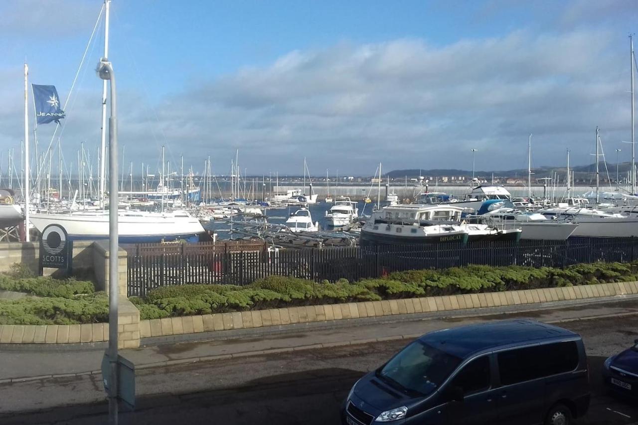 Marina View Lovely Upper 3 Bedroom Apartment Troon Exteriér fotografie