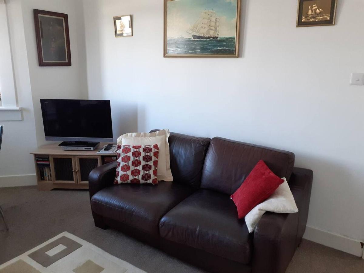 Marina View Lovely Upper 3 Bedroom Apartment Troon Exteriér fotografie
