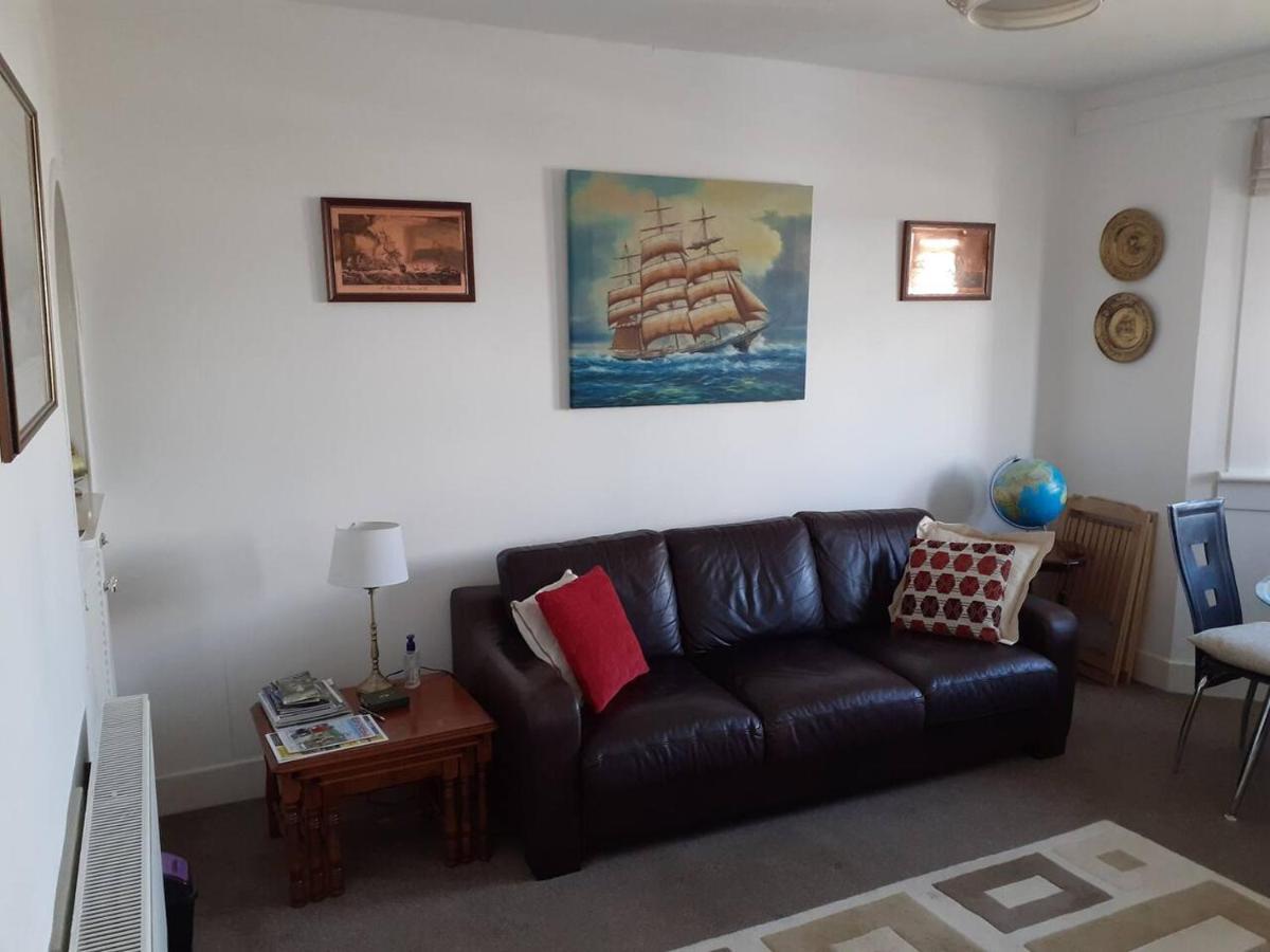 Marina View Lovely Upper 3 Bedroom Apartment Troon Exteriér fotografie