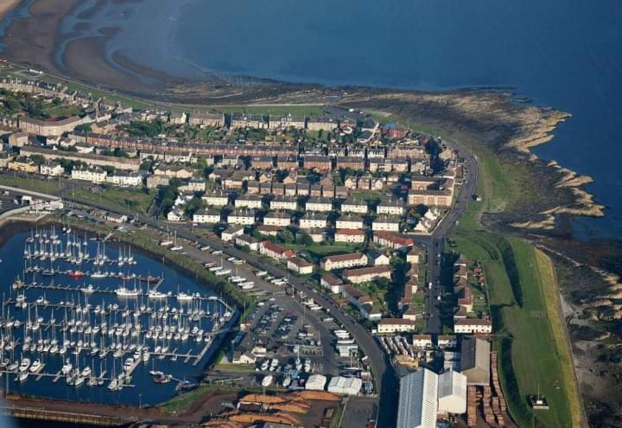 Marina View Lovely Upper 3 Bedroom Apartment Troon Exteriér fotografie